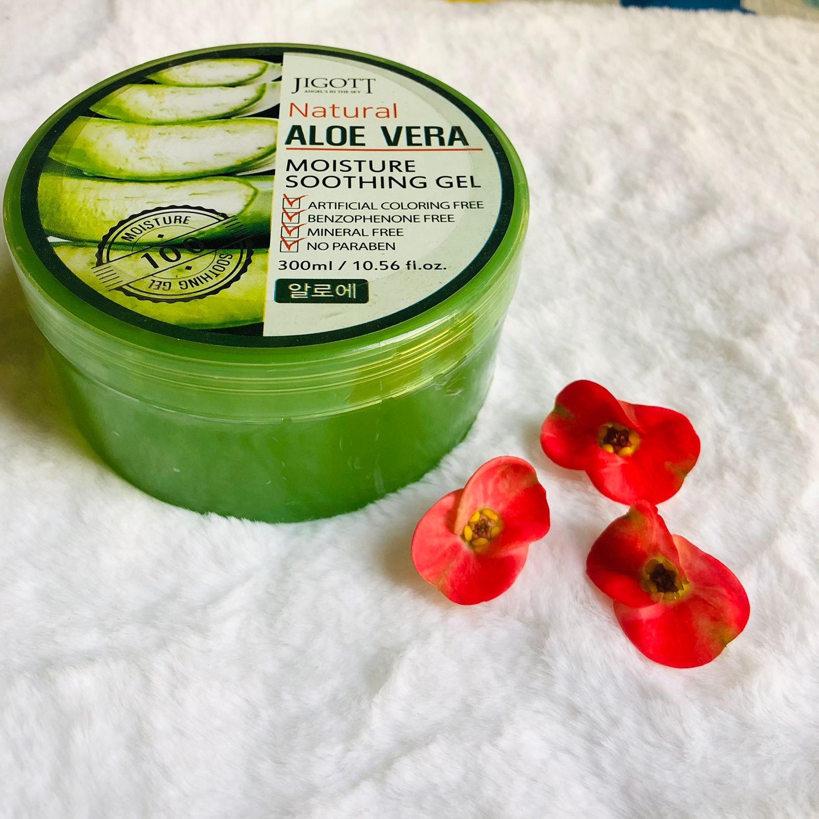 Natural ALOE VERA MOISTURE SOOTHING GEL